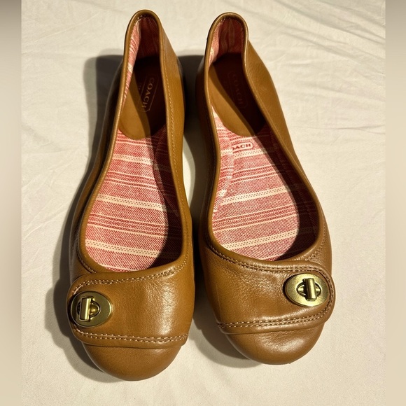 Coach Tan Brown Leather Flats Super Clean Size 7 - Picture 1 of 8